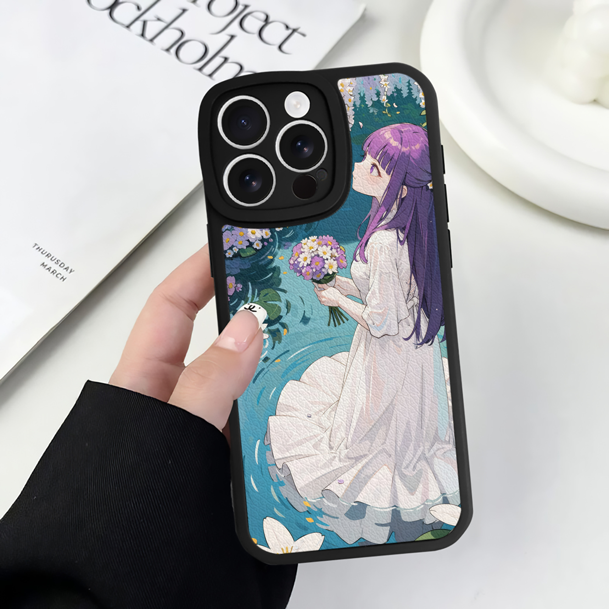 （画像用） 葬送のフリーレン Frieren 【iPhone 16シリーズ対応】シリコンスマホケース（レザー調） 材質：シリコン